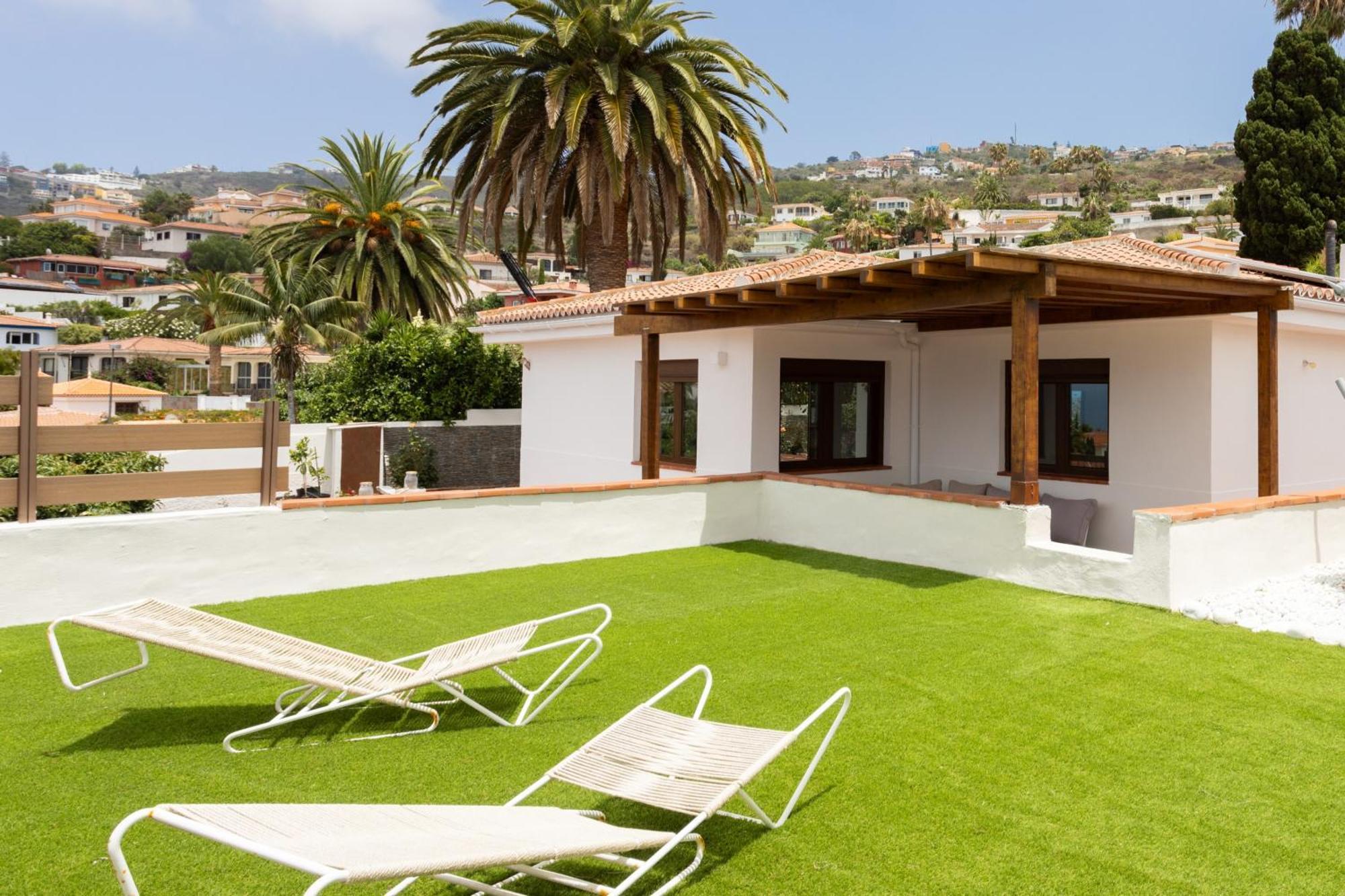Home2Book Villa Alessandro, Design & Comfort Sauzal Exterior foto